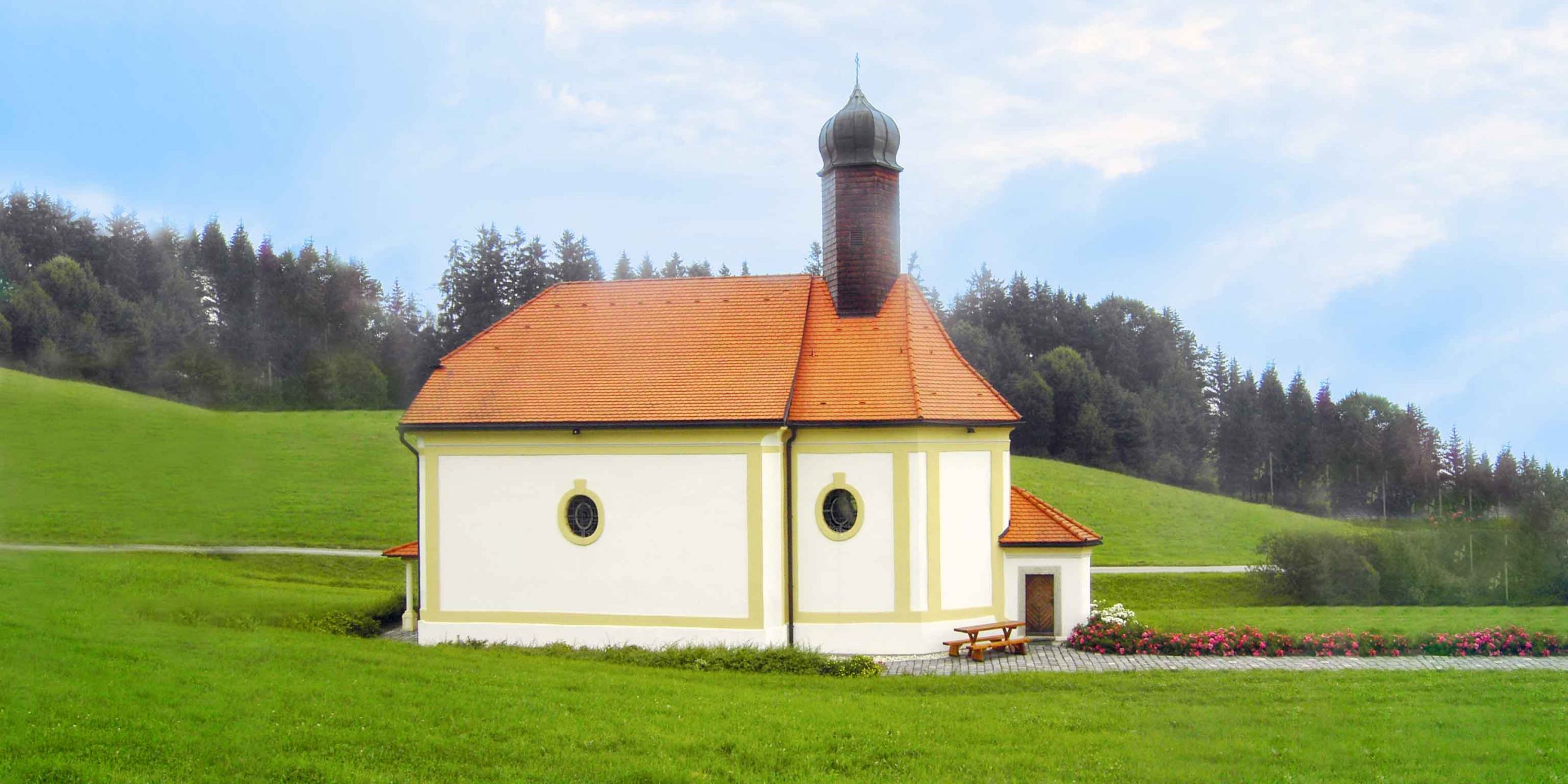 Die Kapelle St. Koloman im Sommer